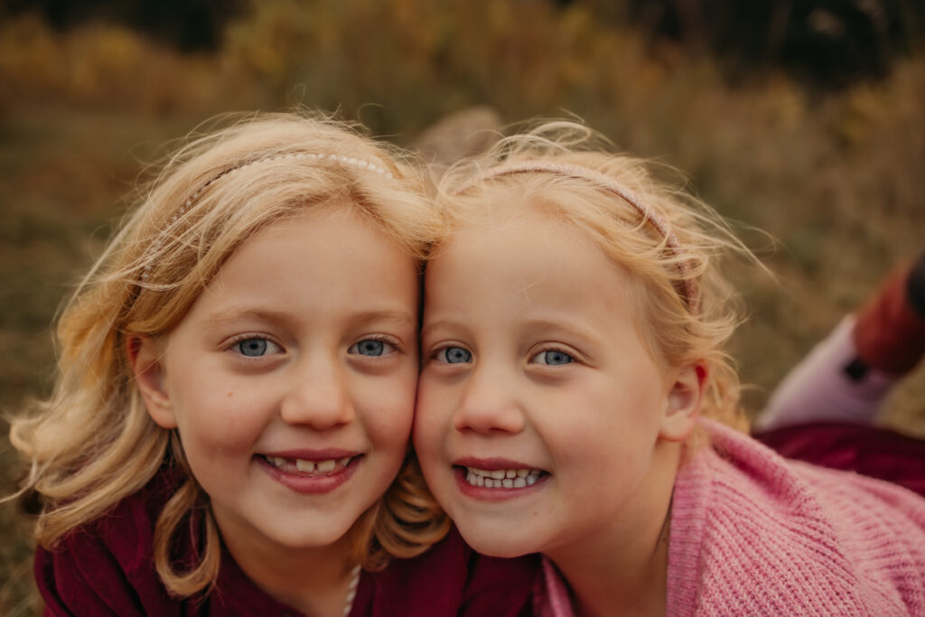 sisters in edmonton fall family photos